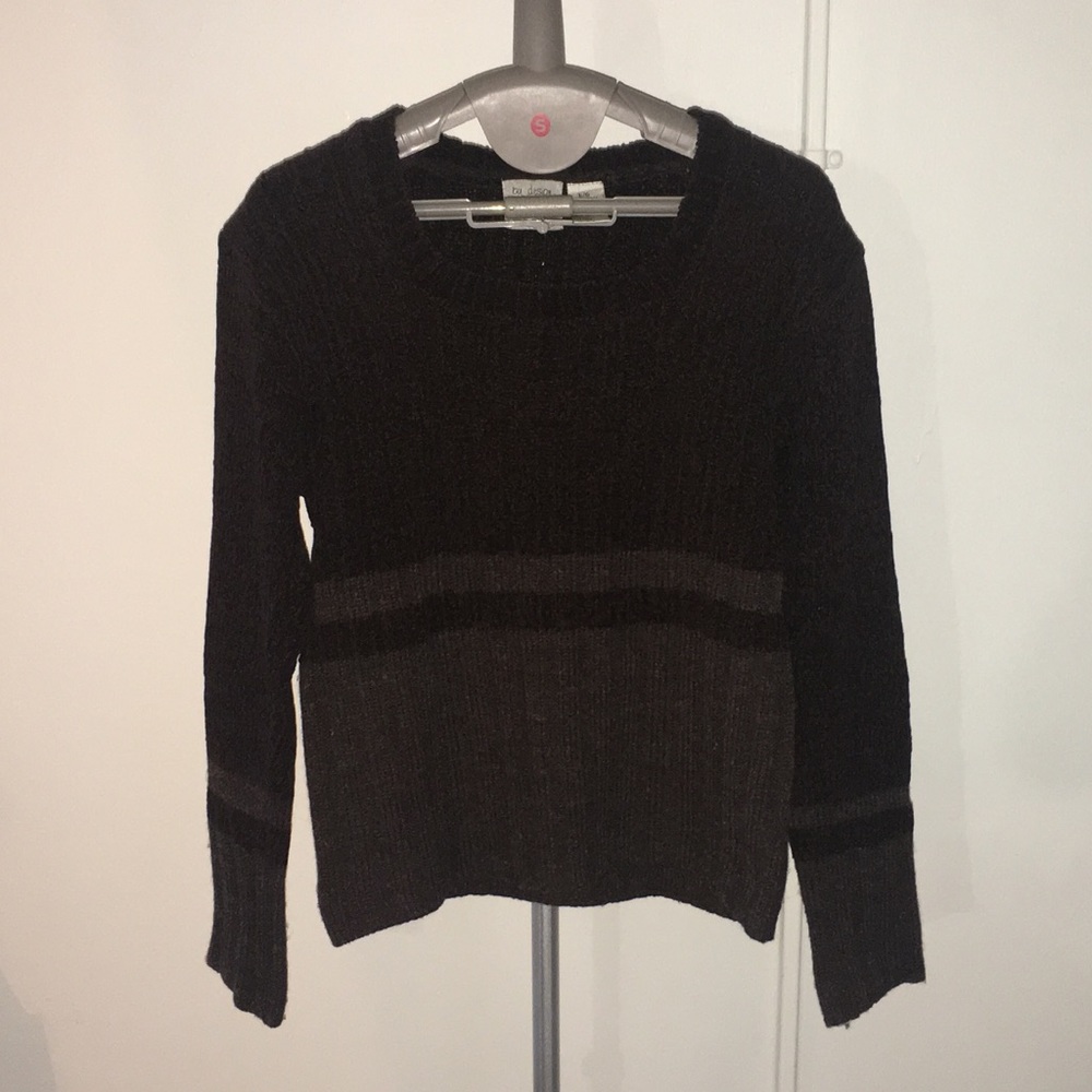 Juniors Modern Graffiti By Design Sweater Size L